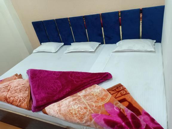 Hotel Rolex Ujjain Exteriör bild